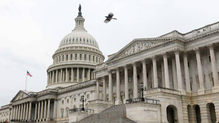 Government shutdown latest: Senators working through the weekend