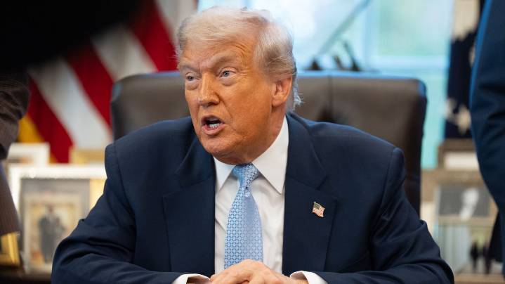 Trump's $2,000 tariff checks would boost growth at a $450B cost, study says