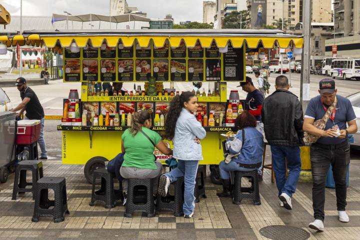 Cotidianidad en Venezuela bajo sombra de despliegue militar estadounidense en el...