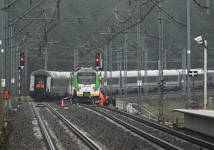 Polonia denuncia un sabotaje «sin precedentes» contra su sistema ferroviario tras una explosión en una vía