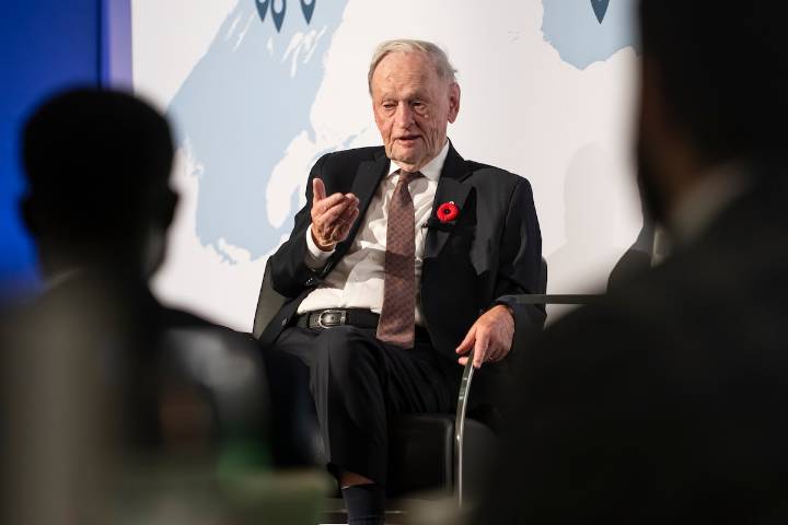 Former PM Chrétien warns against premiers’ quick use of the notwithstanding clause