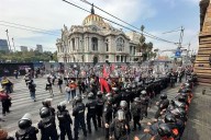 Impiden paso de marcha de Generación Z al Zócalo