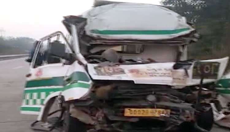 One Dead, 5 Critically Injured As Ambulance Rams Into Truck In Sambalpur