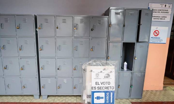 Inicia la votación del referéndum de Ecuador en delegaciones del exterior