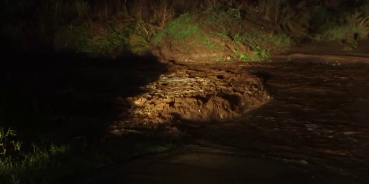 Search and rescue teams looking for car swept away in Cordes Lakes