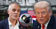 Tim Davie ya renunció como director de BBC y aún así Donald Trump sigue amenazando con una millonaria demanda contra la cadena de televisión mientras el caso ‘salpica’ al gobierno de Reino Unido