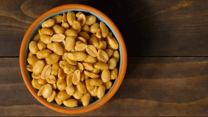 ¡Alerta! Profeco detecta exceso de sodio en varias marcas de cacahuates