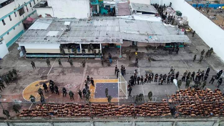 Al menos 32 presos asesinados en una masacre carcelaria en Ecuador