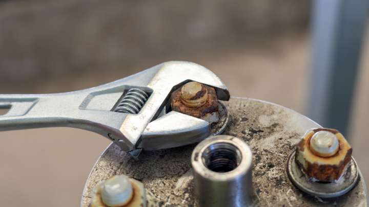 The Freeze Spray Trick That Helps Loosen Rusty Bolts