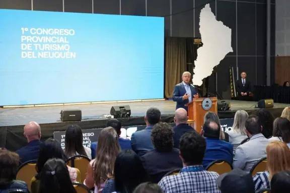 Figueroa convocó a “jugar en equipo” para posicionar a Neuquén en el turismo nacional e internacional