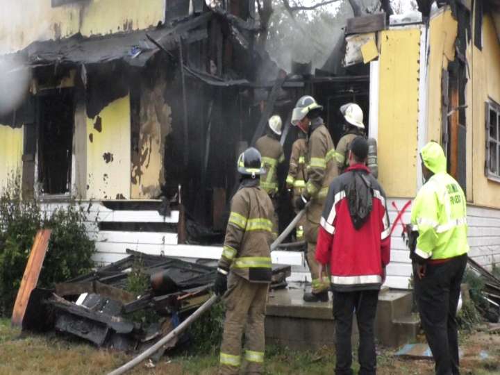 Abandoned house caught fire in Columbus