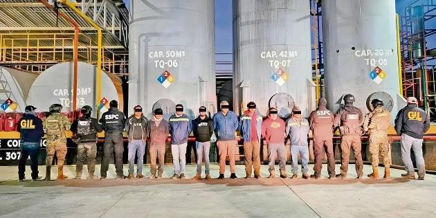 Capturan a ocho personas y 250 mil litros de combustible en Veracruz