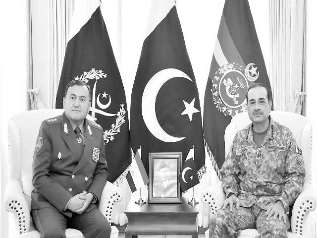 Tajik defence minister calls on COAS