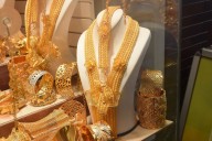 Gold declines Rs 600 to Rs 1,26,700/10g on dollar strength, weak global cues