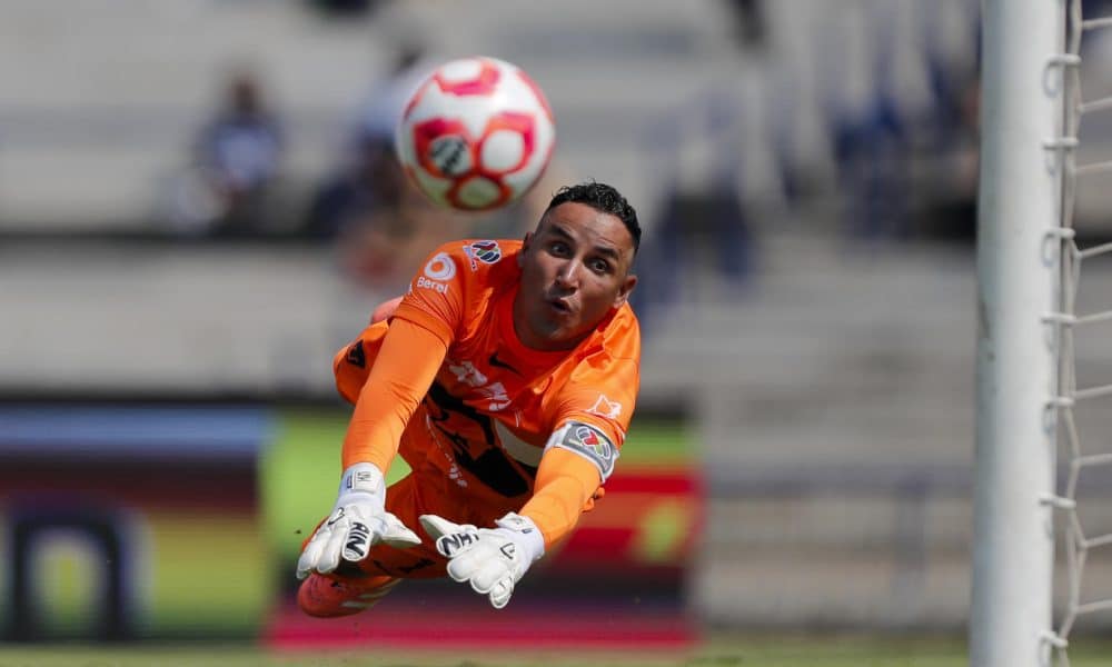 Keylor Navas pide a chicos centroamericanos tener carácter fuerte para cumplir sueños