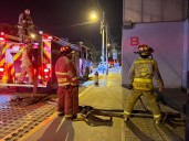 Incendio en San Juan de Lurigancho: siniestro afectó una fábrica y cuatro casas (VIDEOS)