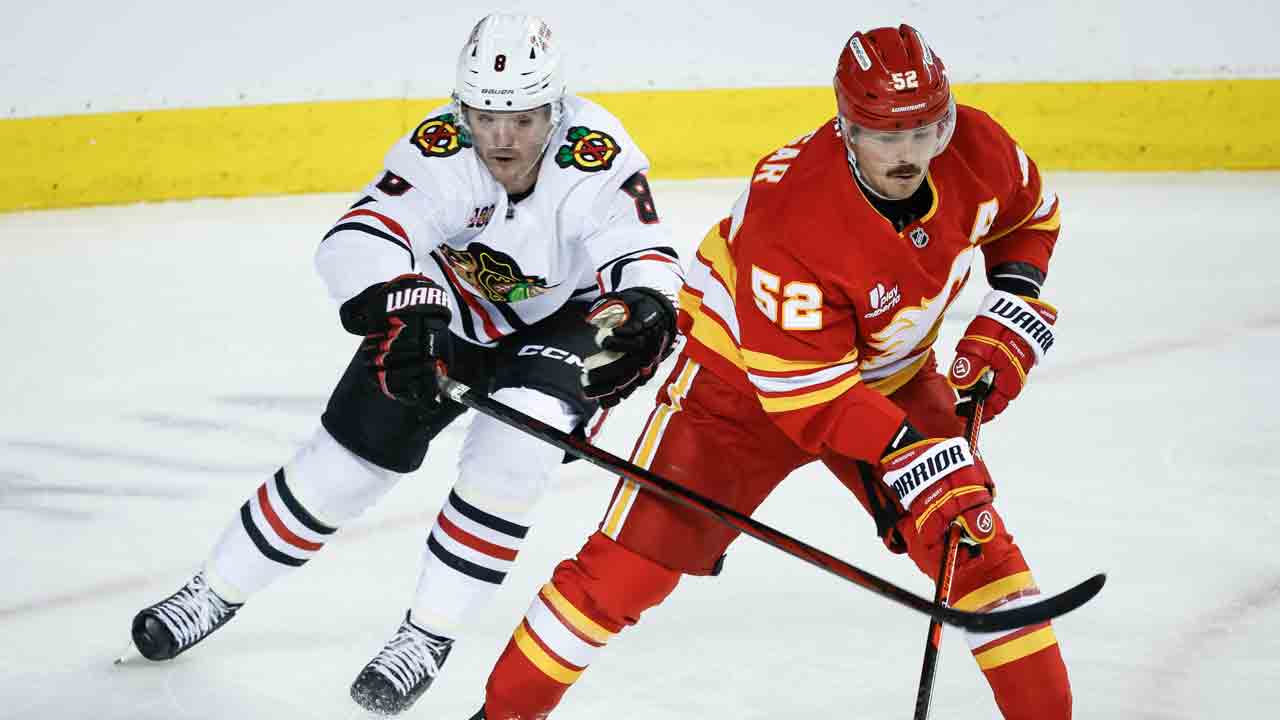 Weegar voices frustration with Flames’ effort after loss to Blackhawks