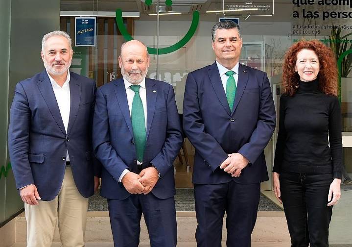 Caja Rural y la Asociación Contra el Cáncer en Salamanca se unen para fortalecer la atención