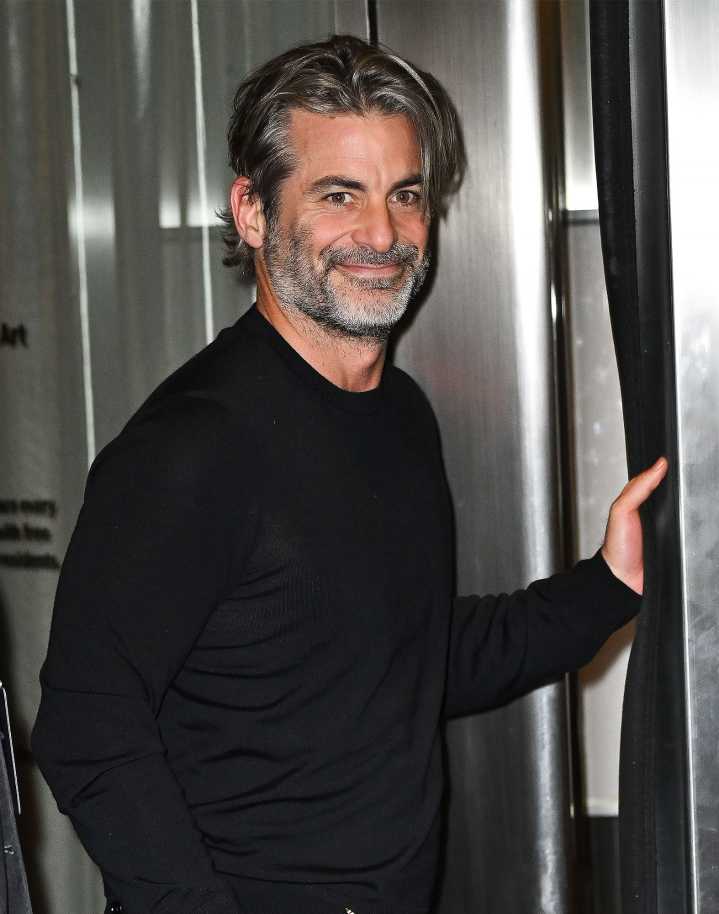 Jennifer Aniston Gushes Over 'Extraordinary' Hypnotist BF Jim Curtis