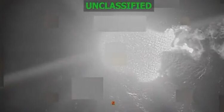 EE.UU. lleva a cabo un ataque en el Caribe contra una ‘narcolancha’: tres presuntos narcoterroristas pierden la vida en el operativo aéreo.