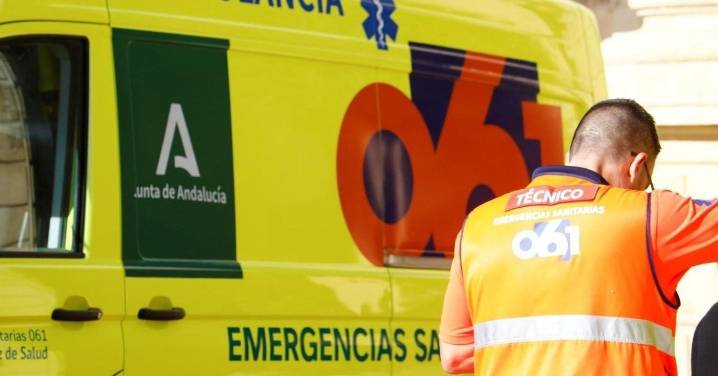 Dos heridos graves tras una colisión frontal en un túnel de Motril