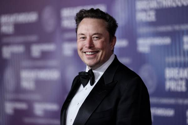 Tesla shareholders OK Musk's trillion