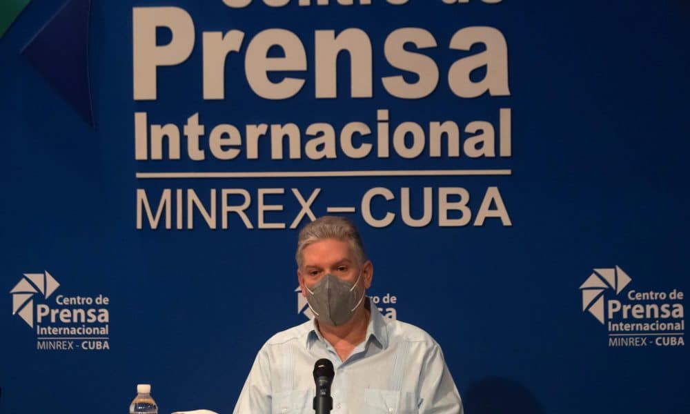 Imputan al exministro cubano Alejandro Gil por espionaje, malversación y lavado de activos