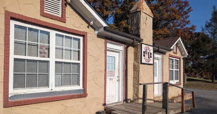 Iconic Connelly Springs restaurant to close; owners have run restaurant for 30 years