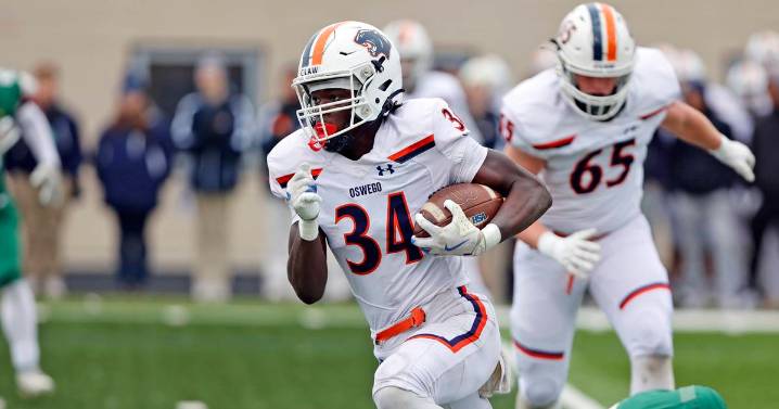 Ammar Banire, Oswego defense spark second-round victory over Lane Tech – Shaw Local