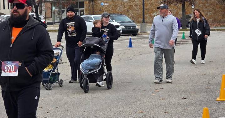 Turkey Day Dash Draws Crowd, Supports Southwick House Efforts