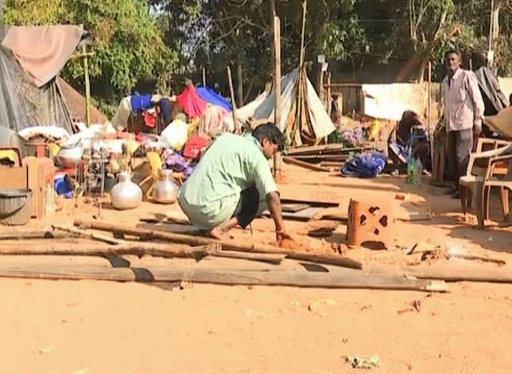 Bhubaneswar Salia sahi residents spend night in open after demolition drive