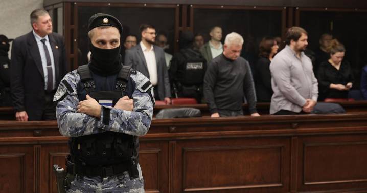 Sentencian a cadena perpetua a 8 personas en Rusia por ataque a puente clave a Crimea