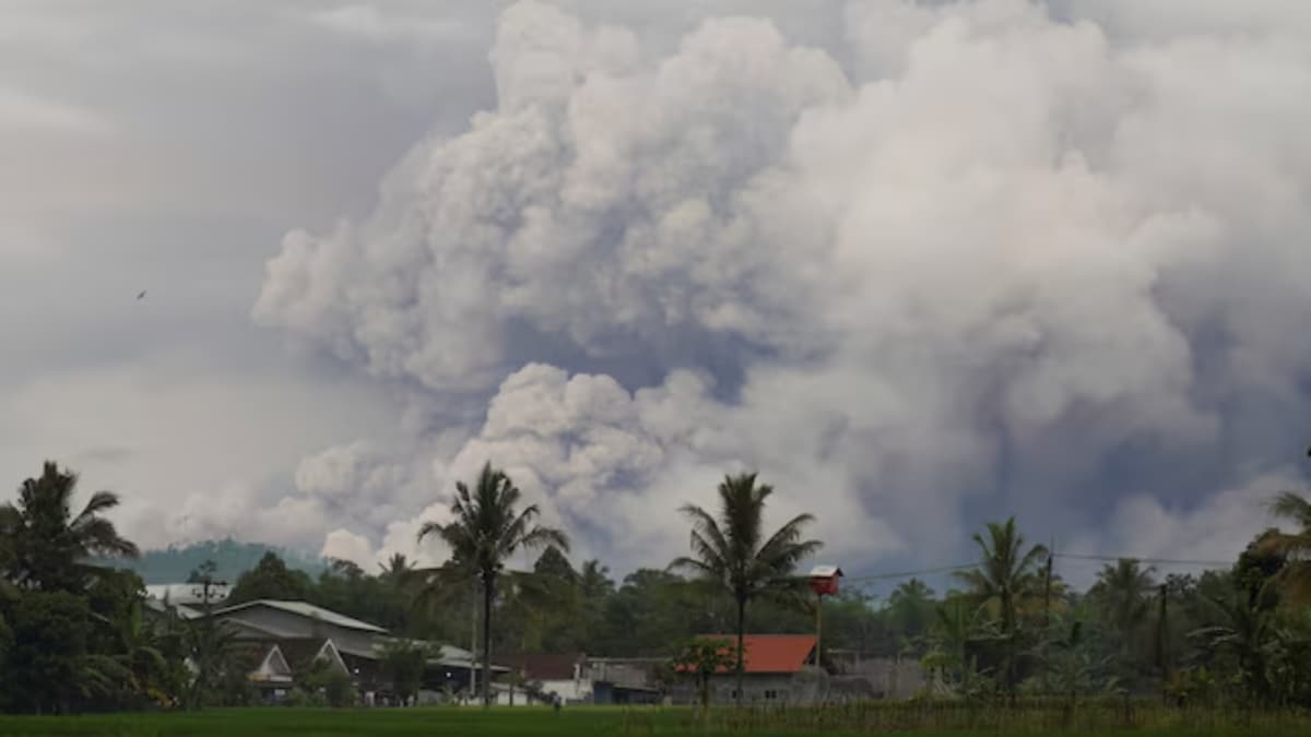 Indonesia's Mount Semeru Erupts, Spews Ash 13km Into Sky; Hundreds Evacuated Amid High Alert