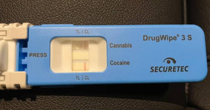 West Lothian cyclist demands action at noticing 'suspect smell' coming from cars