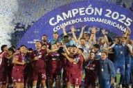 Lanús de Argentina gana la Copa Sudamericana tras vencer en penales a Mineiro
