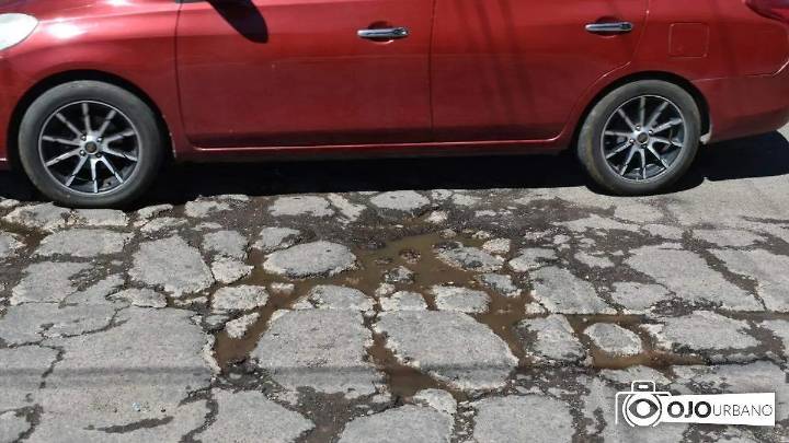 Reportan calle Raúl Soto Reyes en malas condiciones; obras públicas atenderá baches y grietas