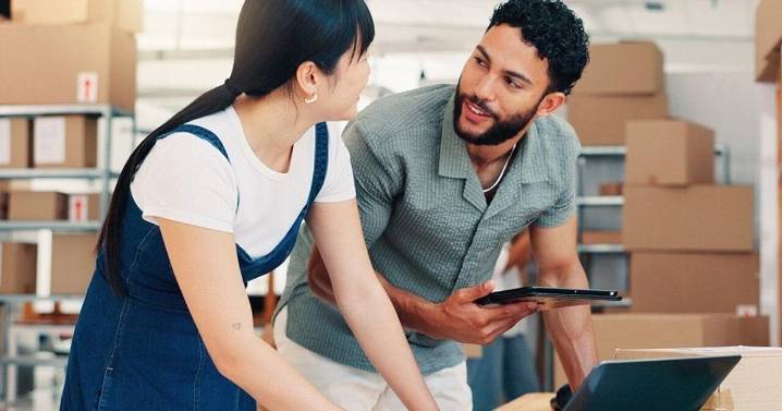 2026 global e-commerce outlook: Growth expectations, tariff risks, and cross