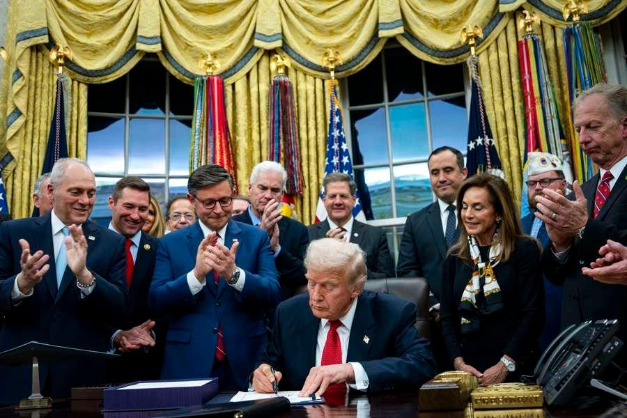 Trump firmó ley que pone fin al cierre del Gobierno federal tras 43 días