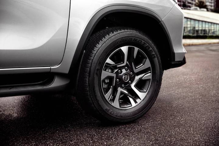 Después de la Hilux: anticipan cómo sería el diseño de la próxima Toyota SW4