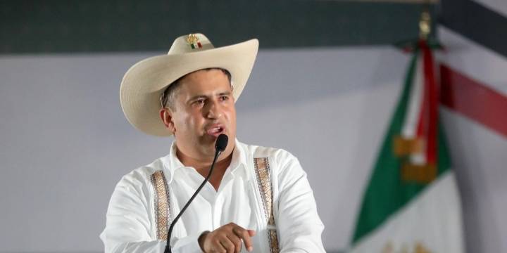 Un escolta de Carlos Manzo se encuentra prófugo, informó el gobernador de Michoacán