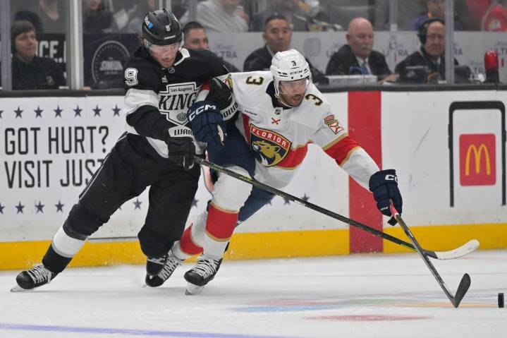 Deadspin | Birthday boy Sam Reinhart nets winner in Panthers win over Kings