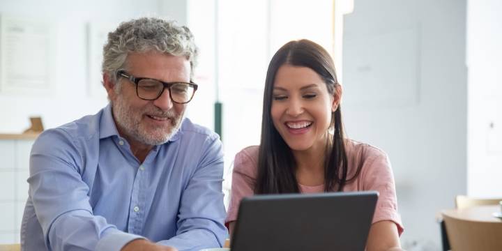 La brecha laboral después de los 50: el desafío de mantenerse vigente en la era digital