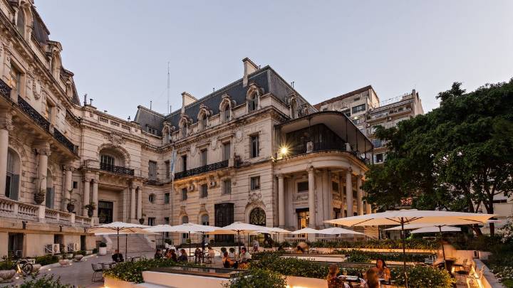 Sabores de estación y encanto francés en el corazón del Palacio Paz