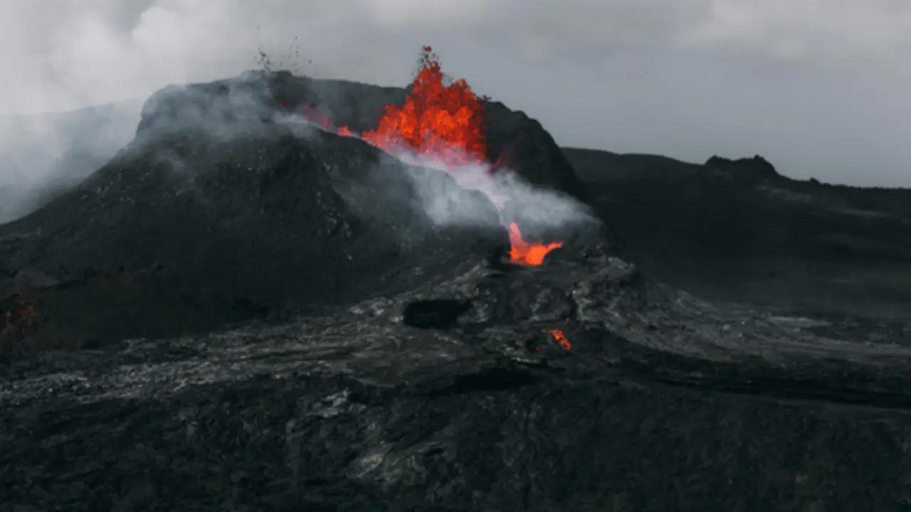Volcano in Japan's Sakurajima erupts, creating 4,400m high plume