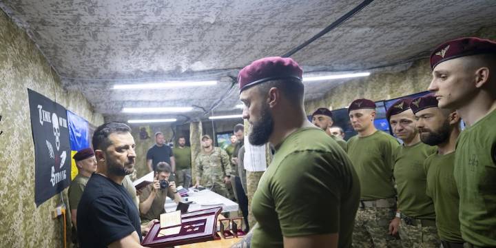 Volodimir Zelensky elogió la defensa de Ucrania tras el último ataque masivo ruso y pidió más sistemas de protección a sus aliados