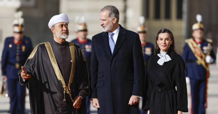 El Palacio Real recupera su esplendor, tras más de dos años sin visitas, para recibir al Sultán de Omán