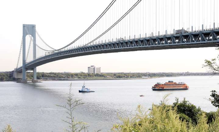 NYPD: Police probing reports of person ‘parachuting’ off Verrazzano arrest man in Brooklyn park