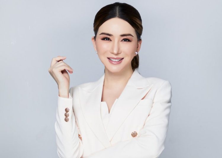 Anne Jakrajutatip, copropietaria de Miss Universo, enfrenta orden de arresto