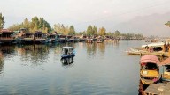 Srinagar becomes top escape for Delhi residents battling toxic air