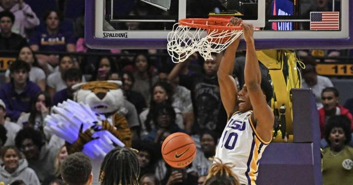 LSU basketball cruises to a 36-point, season-opening win over Tarleton State